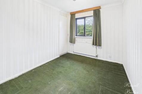 CAM02127G0-PR0352-STILL008