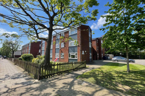 2 Bed Unfurnished Flat