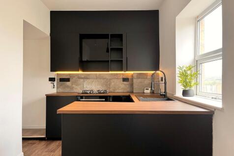 Bingley, BD16 - property photo