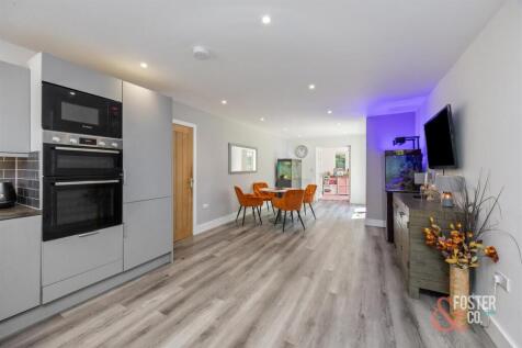 Lodge lane, 33-027.jpg