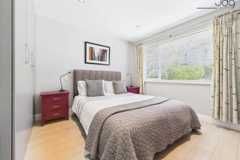 Downstairs Double Bedroom