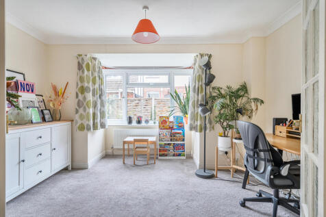 1373307-12-690e1e...