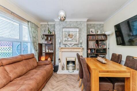 Dining / Cinema Room