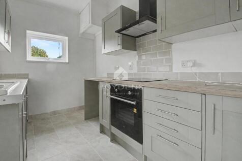 Ashbourne Cottages, Churchfield Road photo 3