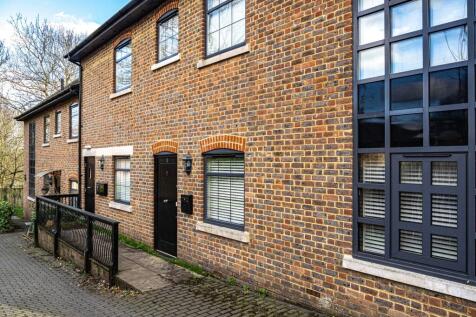 Saracens Mews