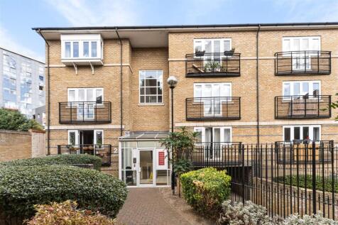 Menai Place, E3
