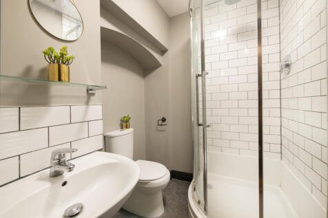 Flat E, Hosiery, Bathroom