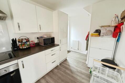 Selsby Close, NG8 photo 5