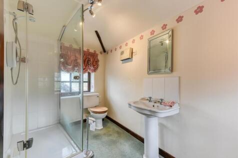 Whiston Cottage-bed1 ensuite.jpg