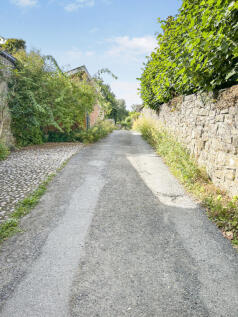 Detached 4 Bedroom House