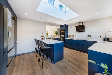 1358960-6-68da93a...