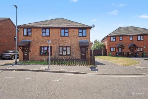 33 Wallers Close, Dagenham, London RM9 6YF
