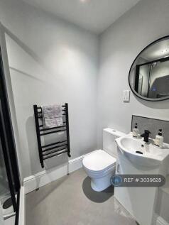 Studio 3 Bathroom 3