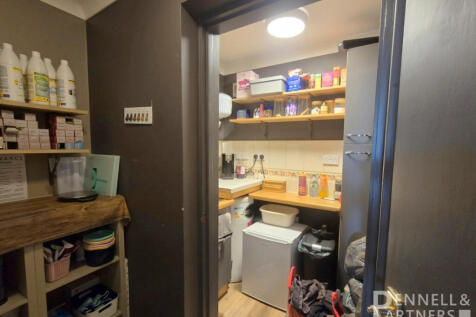 kitchen in the shop 