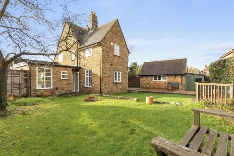 3 Copners Drive, HP15 6SG-12.jpg