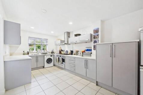 Coneygeare Court, Eynesbury, St. Neots photo 3