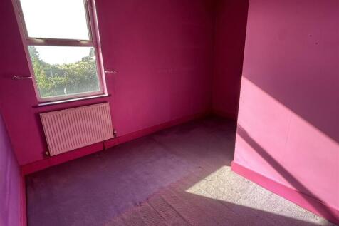 L shaped bedroom Three