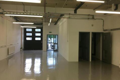 8 Millfield, Croxley Park, Watford - 2.jpg