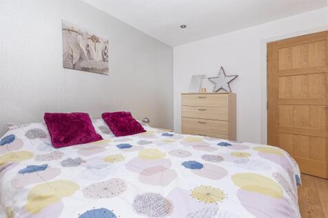 Bramleys Estate Agents - Oakfield Drive - Mirfield