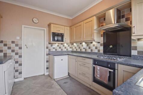 'L' Shaped Breakfast Kitchen