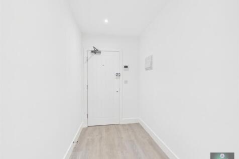CAM04622G0-PR0070-STILL076.jpg