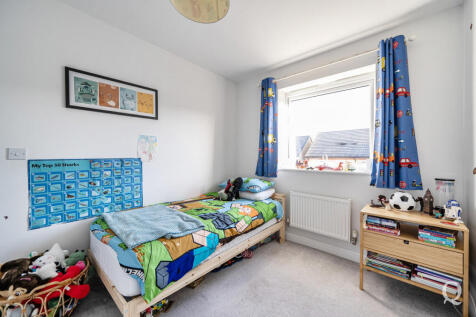 e935932b-d995-43f...