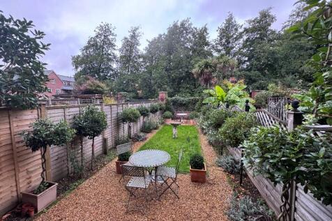 GARDEN 