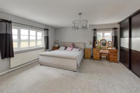 Coldham Cottage-bed1.jpg