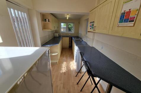 16 Swadling Street, Leamington Spa photo 2