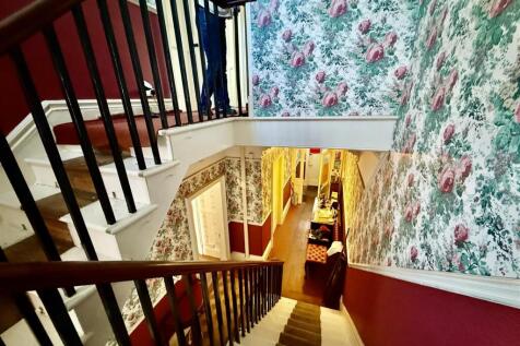 RECEPTION HALLWAY