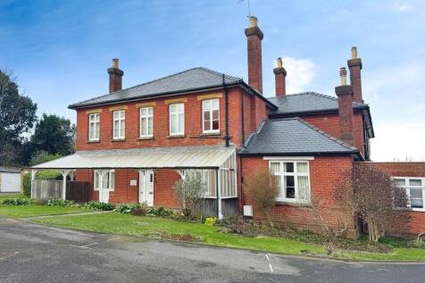 2 Red House - Fro...