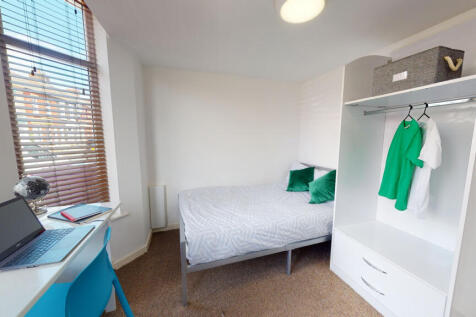 6-bed house on Woodcroft Road, Liverpool, £3,614/mo