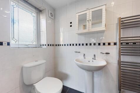 Bed 2 En Suite Shower Room