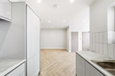 London, E1 - property photo