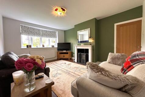Bow-Fronted Living Room 271