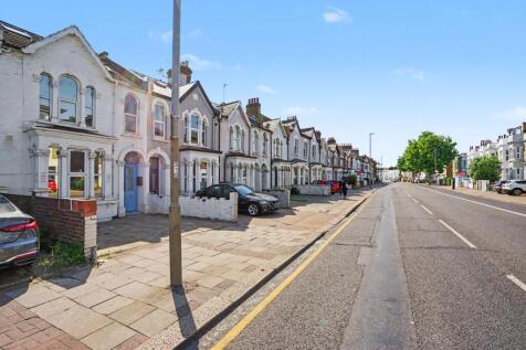 954 Garratt Lane, Tooting, London SW17 0ND
