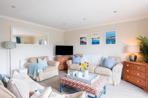 67aa01fb14931_Trelawney Court 2-8