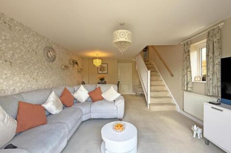 Grassendale Avenue 39 - Lounge Front...jpg