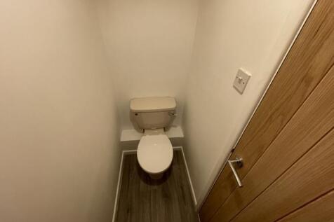Cloakroom/wc