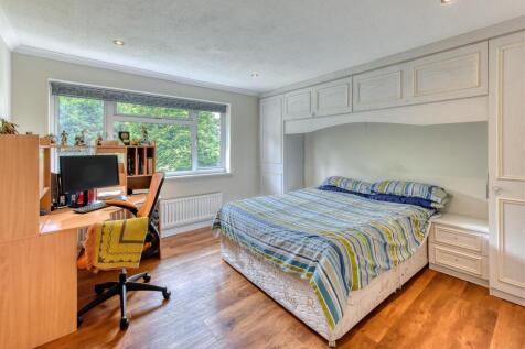 1 Saxon Court-bed3.jpg