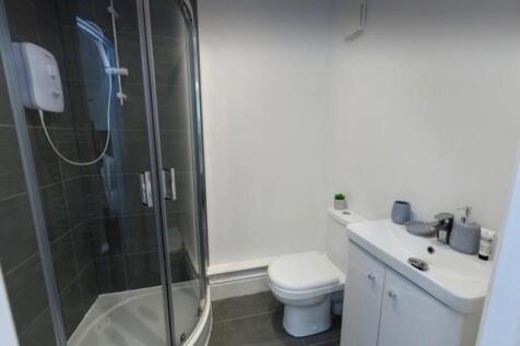 SHOWER ROOM.jpg