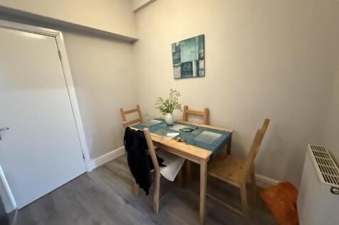 Cedar Grove, Fallowfield, £150pppw photo 3