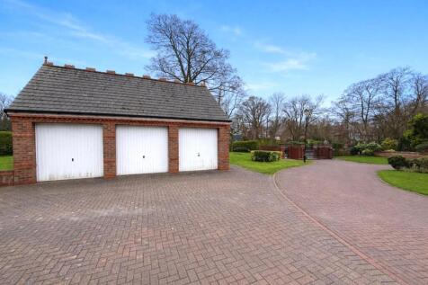 GARAGE &amp; PARKING