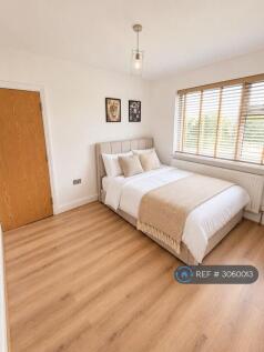 Boundary Road, London, SW19 photo 2