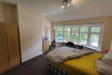 Parrs Wood Road, Manchester photo 5