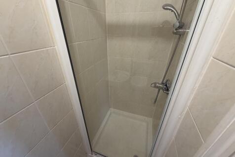Upper Clapton Road, Hackney, London photo 5