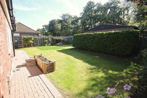 Malvern Close, Newmarket photo 5