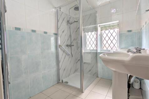 SHOWER ROOM/WC