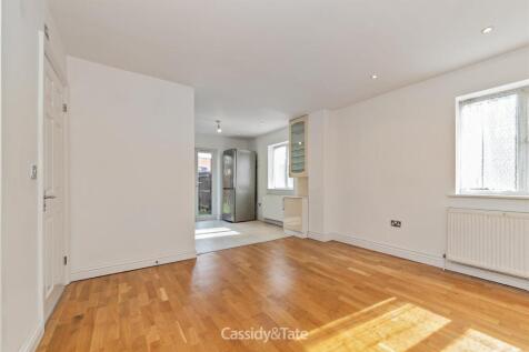 Coombe Close, Hatfield photo 3