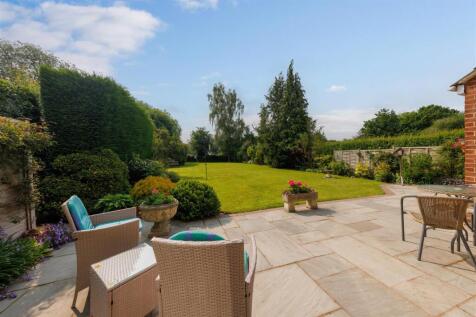 Generous Sized Rear Garden